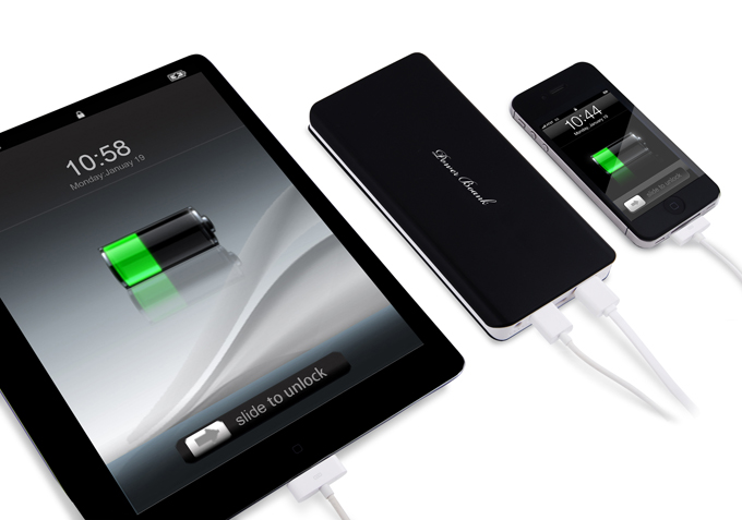 12000mah power bank charging iphone and ipad